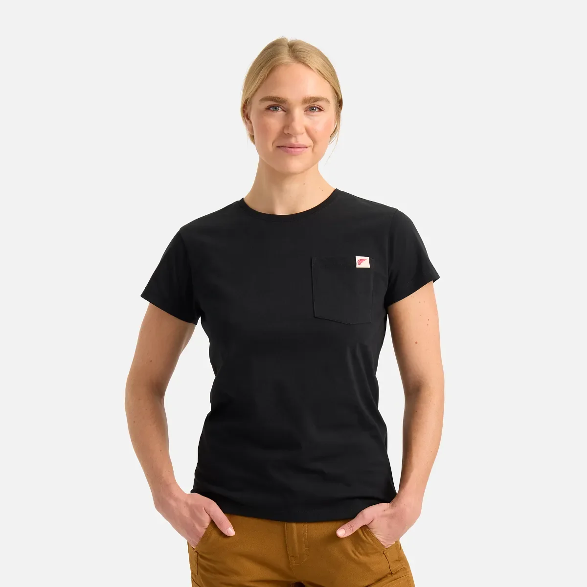 Short Sleeve Pocket T-Shirt Women's Short Sleeve T-Shirt in Black